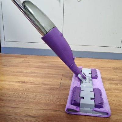 იატაკის მოპი სასხური ავზით